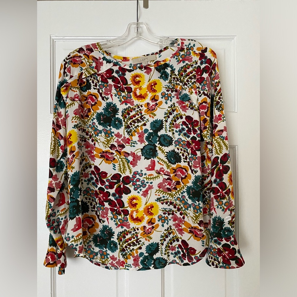 NWT LOFT Women's Blouse Size S Floral Pullover Long Sleeves Shirt Ruffle Detail